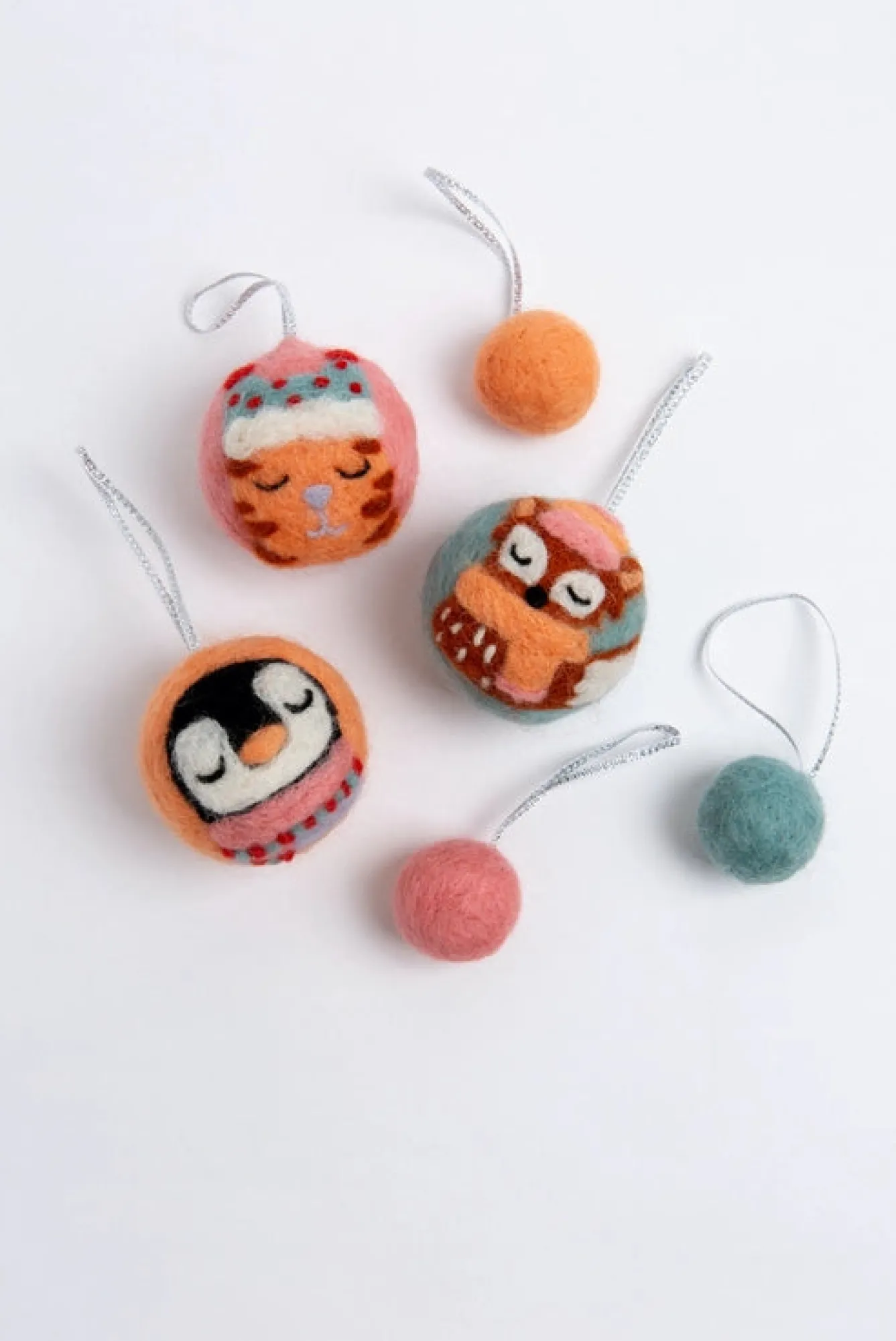 Hawthorn Handmade Children-Animal Christmas Baubles Felt Craft Kit