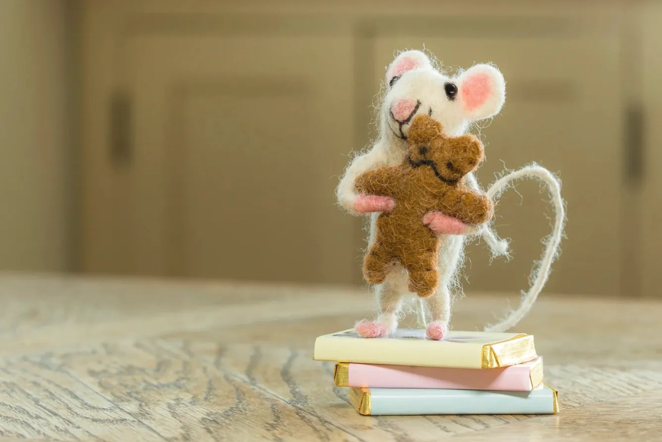 Sew Heart Felt Children-Baby Felt Mouse Carrying Bear