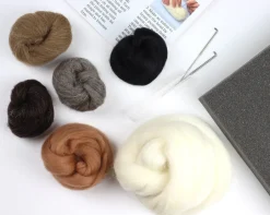 Hawthorn Handmade Crafts-Barn Owl Needle Felting Kit