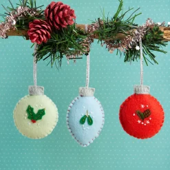 Hawthorn Handmade Crafts|Children-Christmas Baubles Felt Craft Kit