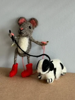 Sew Heart Felt Children-Dog Walker Felt Mouse with Spaniel