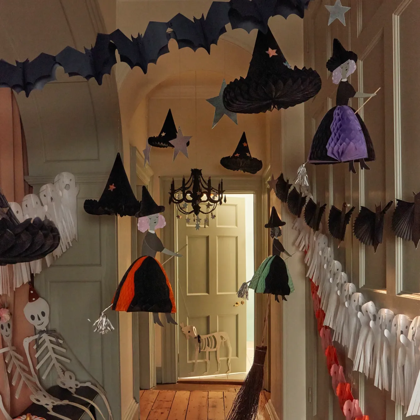 Meri Meri Halloween-Flying Honeycomb Witch Decorations