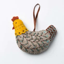 Corinne Lapierre Crafts|Children-French Hen Felt Craft Mini Kit