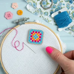 Hawthorn Handmade Crafts-Granny Square Magnetic Needle Holder