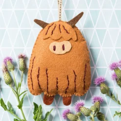 Corinne Lapierre Crafts|Children-Highland Cow Felt Craft Mini Kit