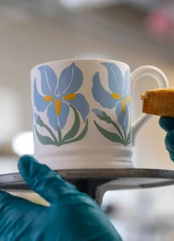 Emma Bridgewater Flowers & Garden-Iris Hand-Stamped 1/2 Pint Mug