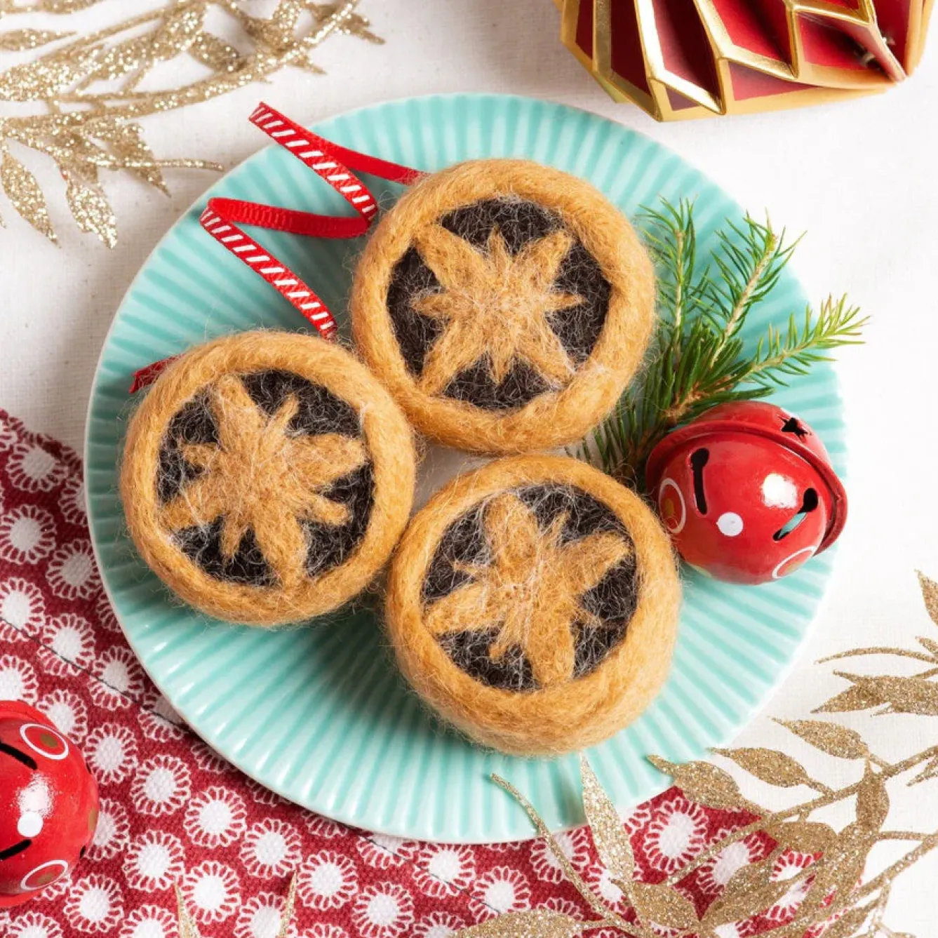 Hawthorn Handmade Crafts-Mince Pies Mini Felting Kit