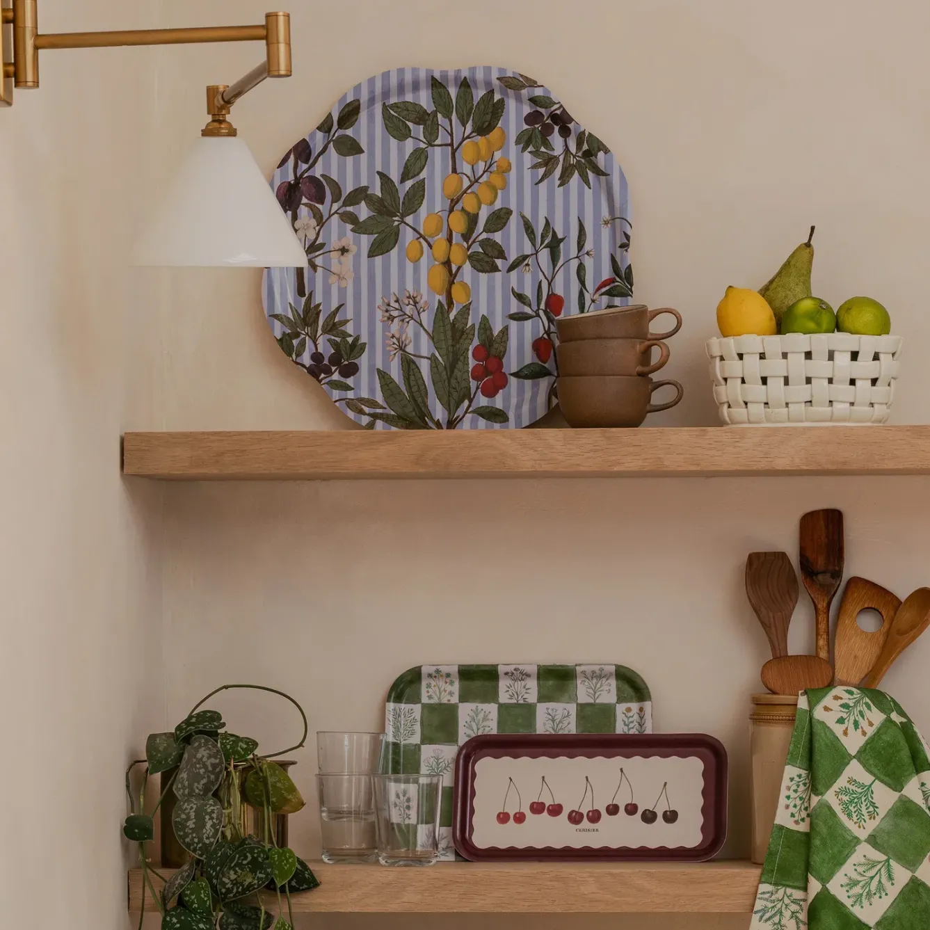 Roomytown Trays-15th Century Illustrated Herbs Birchwood Tray