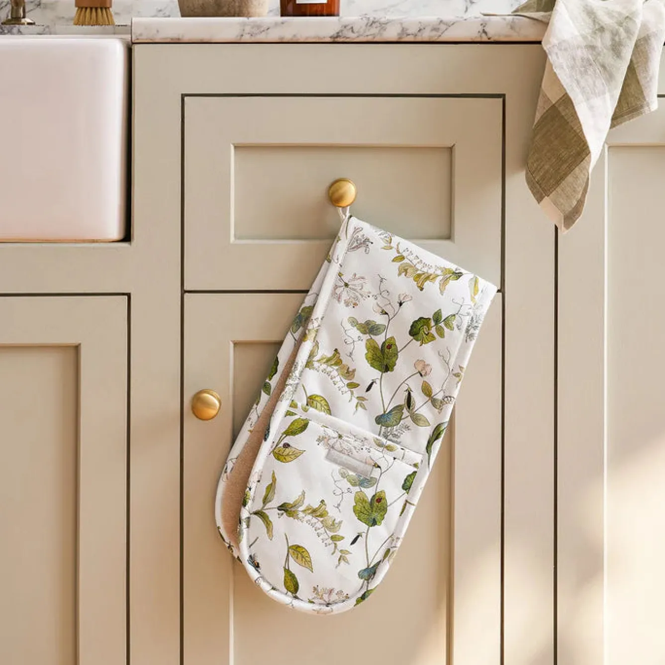 Sophie Allport Oven Gloves/Mitts-Wild Floral Double Oven Glove