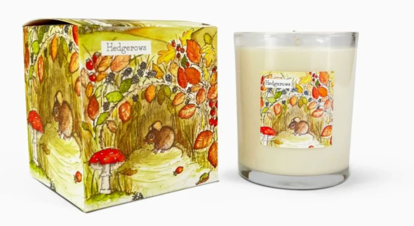 Heaven Scent Home Fragrance-Winterberries Candle - Mouse